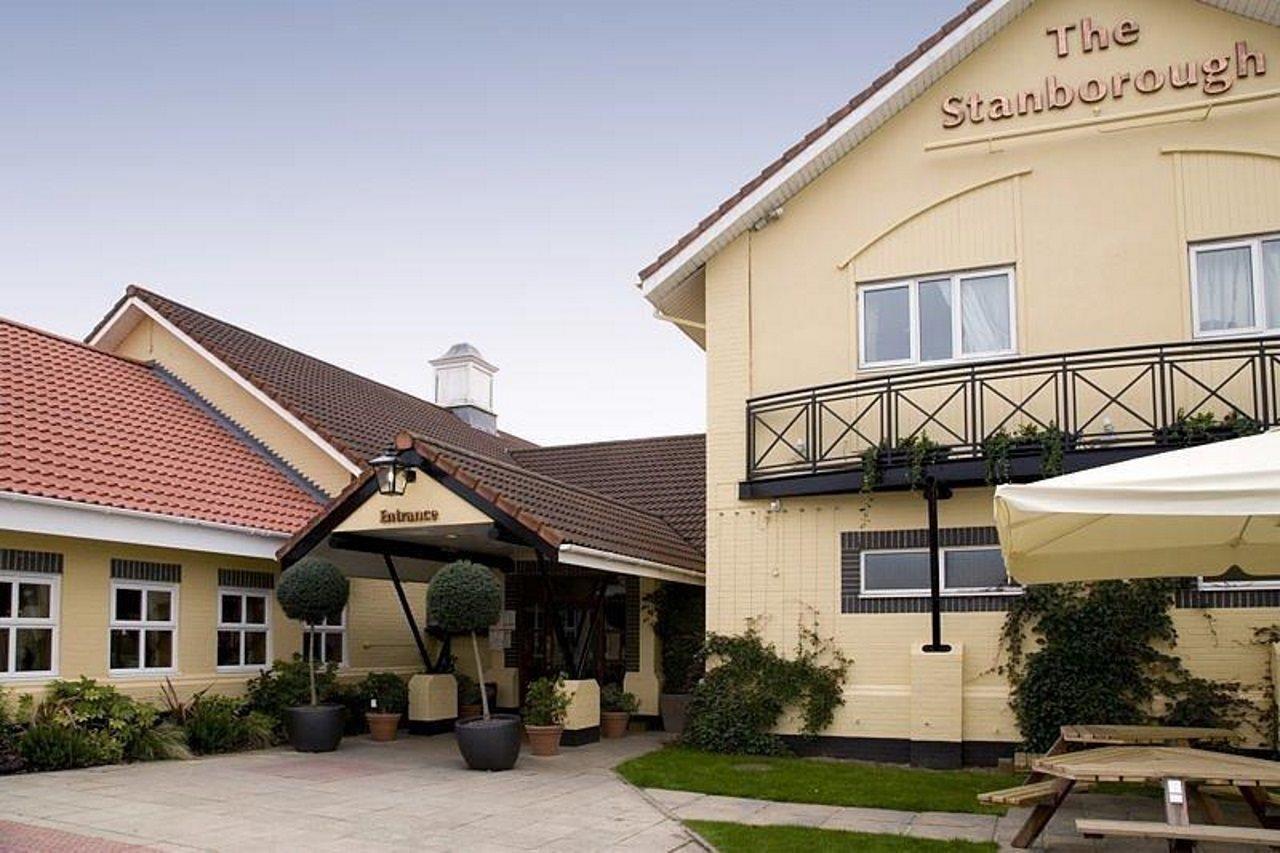 Premier Inn Welwyn Garden City Exterior foto