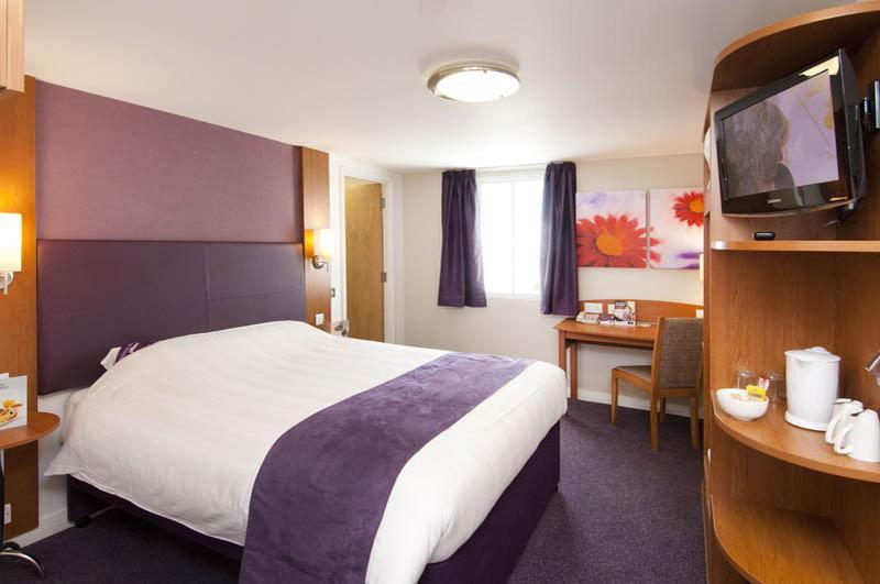 Premier Inn Welwyn Garden City Exterior foto